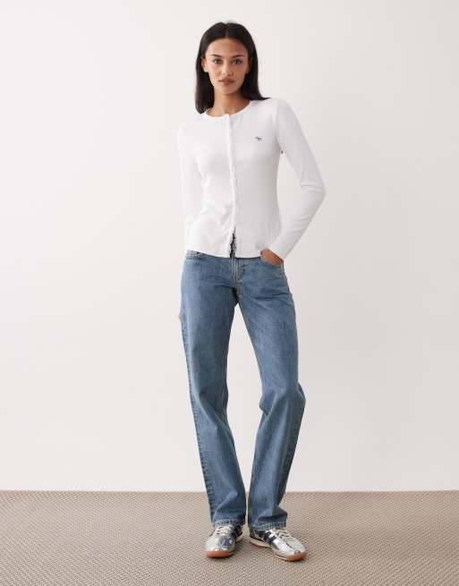 Top blanco abotonado con logo de icono de canalé de Abercrombie & Fitch, 2 de 4