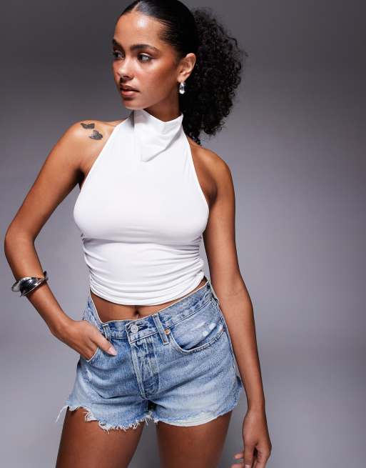 Top blanco ceñido con cuello halter subido desbocado de Princess Polly