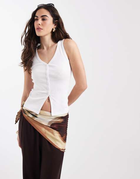 Top blanco con cuello de pico y botones de canalé de New Look - view 1