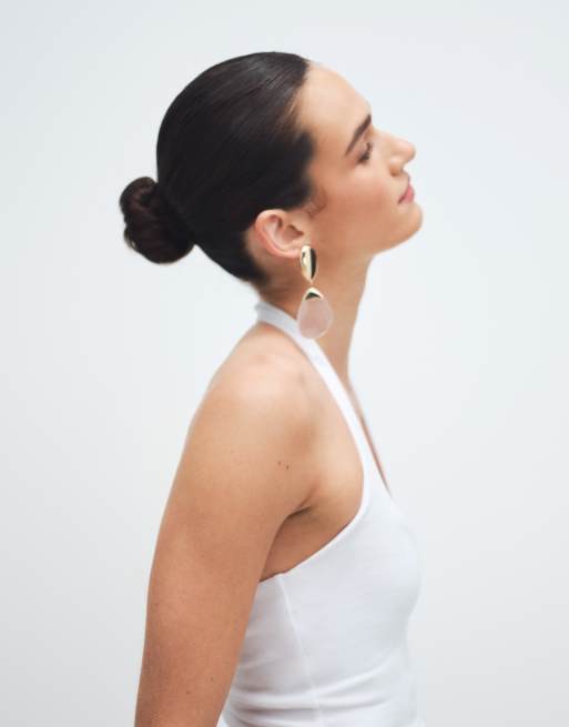 Top blanco con cuello halter de tirantes de New Look, 2 de 10