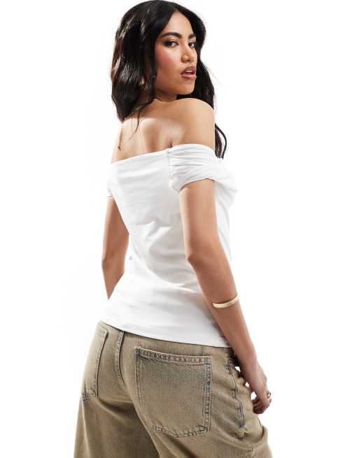 Top blanco con escote Bardot retorcido de Abercrombie & Fitch, 2 de 4