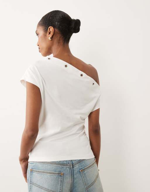 Top blanco con escote Bardot y detalle de ojales de ASOS DESIGN, 4 de 4