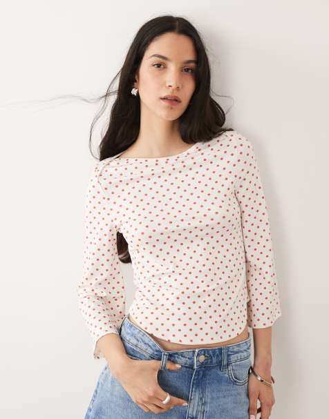 Top blanco con mangas 3/4 , cuello barco y estampado de lunares rojos de ASOS DESIGN - view 1