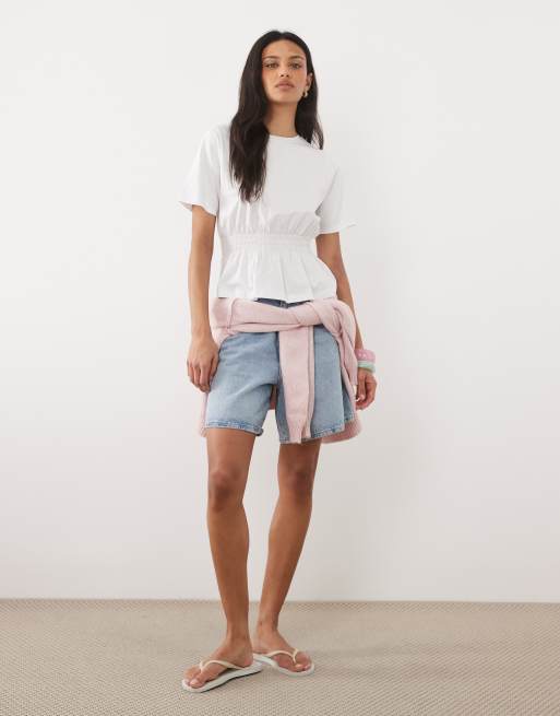 Top blanco de manga corta con sobrefalda de punto liso de Threadbare, 2 de 4