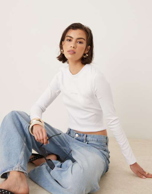 Top blanco de manga larga con monograma del logo de Calvin Klein Jeans, 4 de 4