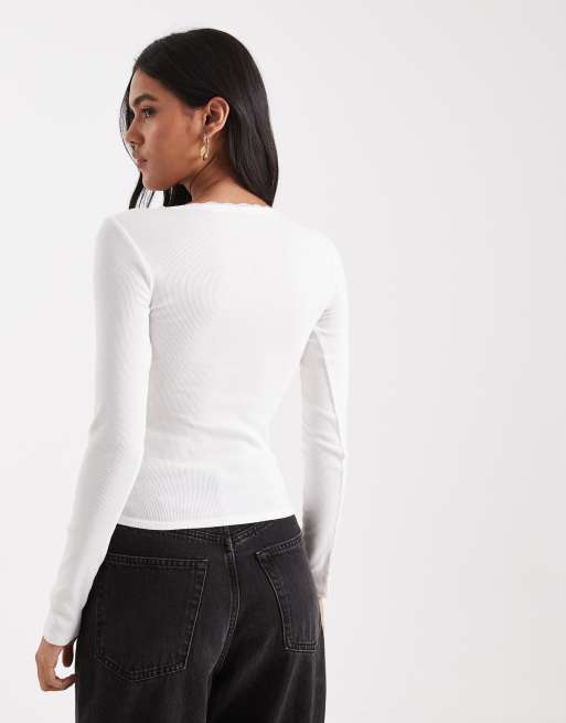 Top blanco de manga larga con ribete de encaje de Hollister, 3 de 4