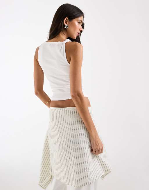 Top blanco de tirantes con cuello ancho y detalle retorcido de ASOS DESIGN, 4 de 4