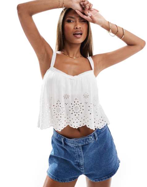 Top blanco de tirantes con detalles calados de Hollister - view 1