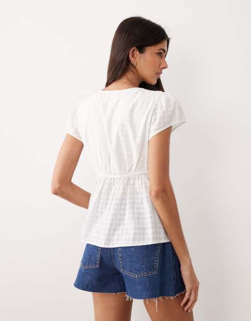Top blanco estilo babydoll con bordados de estilo boho de Hollister, 4 de 4
