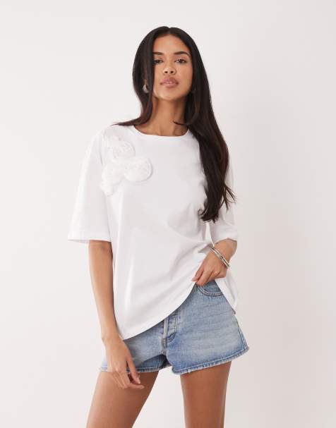Top blanco extragrande de manga corta con detalle floral de ASOS DESIGN - view 1