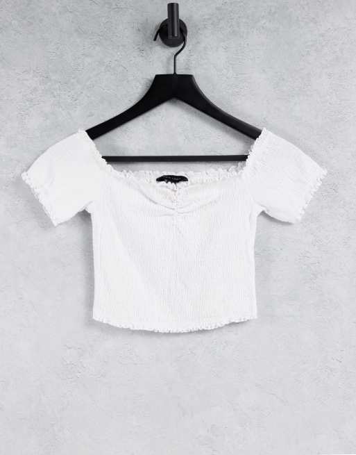 Top blanco fruncido con escote Bardot de New Look