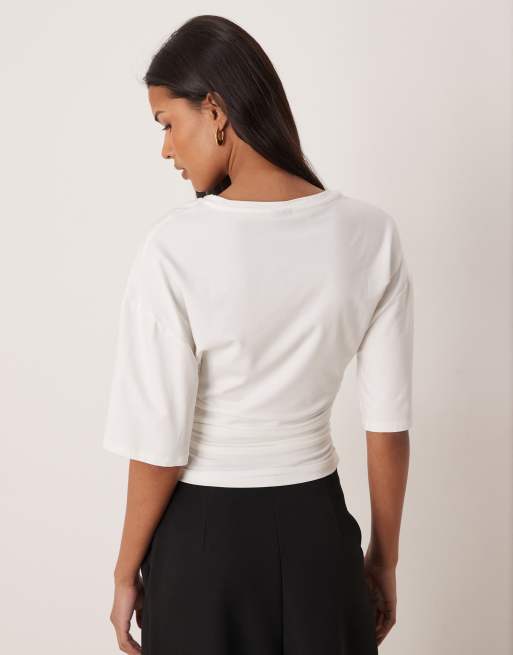 Top blanco fruncido de tejido suave de Gina Tricot, 4 de 4