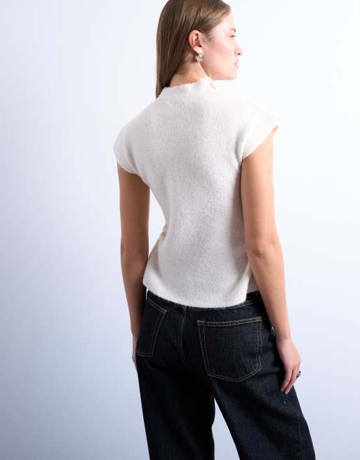 Top blanco marfil con botones y volantes de punto de Topshop, 3 de 4