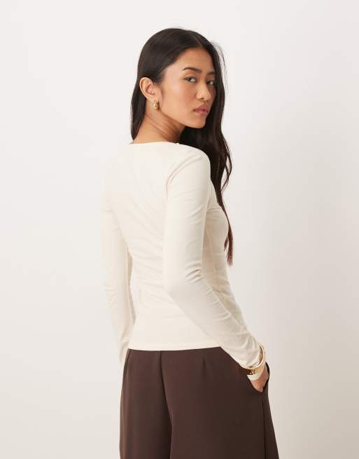 Top blanco marfil de manga larga con cuello ancho Janana de Motel, 3 de 4
