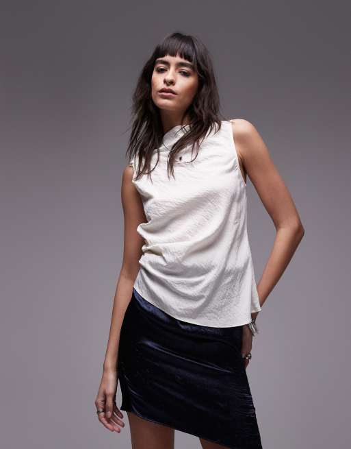 Top blanco marfil sin mangas con cuello alto y acabado texturizado de Topshop