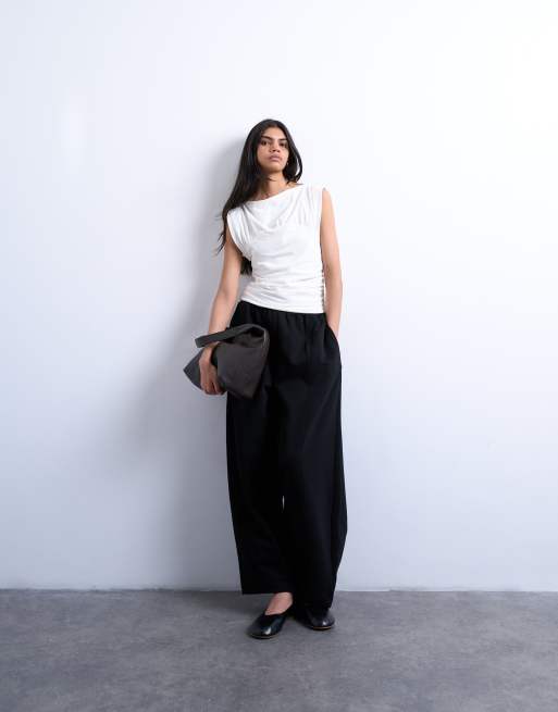 Top blanco marfil sin mangas con detalle fruncido de Topshop, 2 de 4