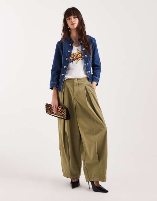 Top blanco sin mangas con cuello ancho y estampado gráfico de estrella cósmica de ASOS DESIGN, 2 de 4