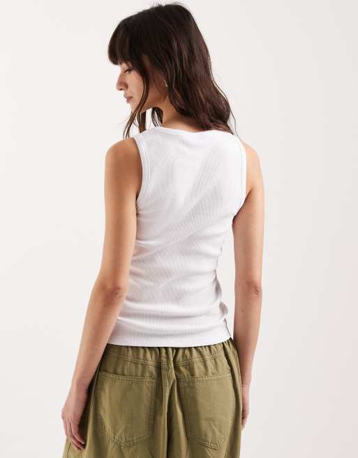 Top blanco sin mangas con cuello ancho y estampado gráfico de estrella cósmica de ASOS DESIGN, 4 de 4