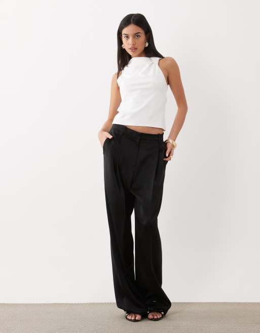 Top blanco sin mangas con detalle asimétrico de nudo de ASOS DESIGN, 2 de 4