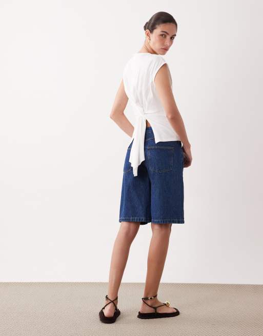 Top blanco sin mangas con detalle fruncido en la espalda de ASOS DESIGN, 2 de 4