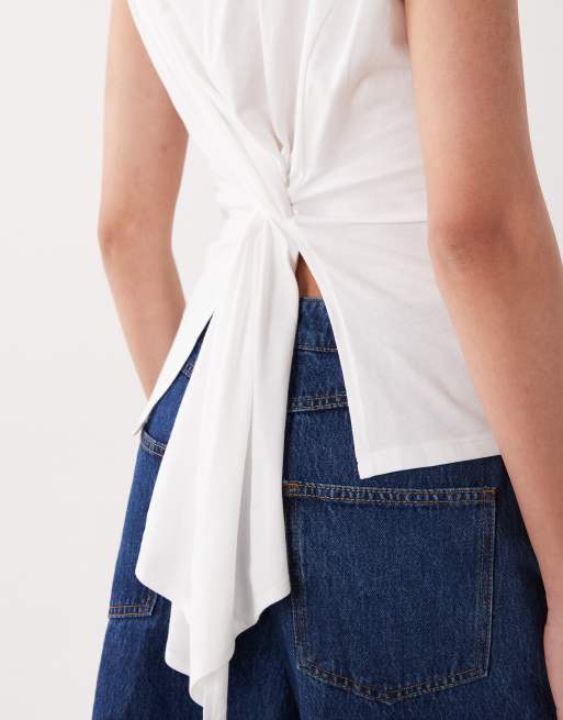 Top blanco sin mangas con detalle fruncido en la espalda de ASOS DESIGN, 3 de 4