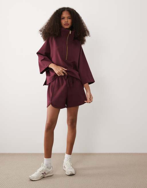 Top burdeos de manga corta con detalle de cremallera de tejido efecto neopreno de ASOS DESIGN, 2 de 4