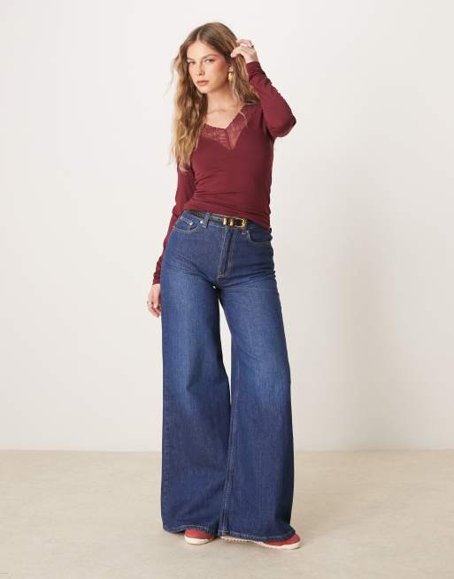 Top burdeos de manga larga con cuello de pico de encaje de Gina Tricot , 3 de 4