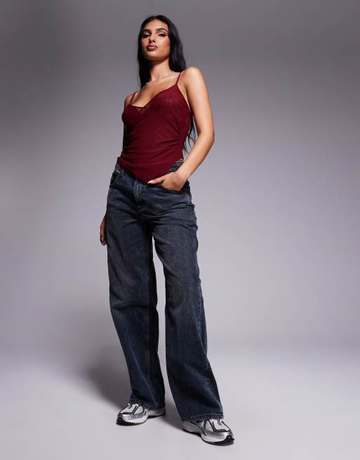 Top burdeos de tirantes con bajo en ángulo de malla de ASOS DESIGN, 2 de 4