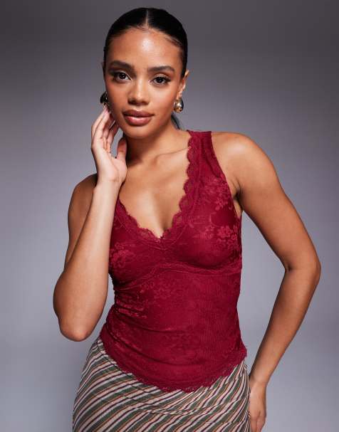 Top burdeos de tirantes con cuello de pico de encaje Far Away de Princess Polly - view 1