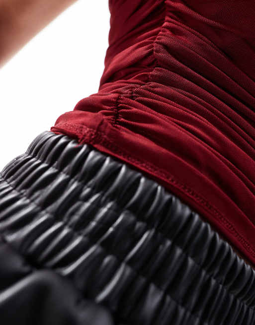 Top burdeos fruncido de manga corta con hombro caído de malla de ASOS DESIGN , 4 de 4