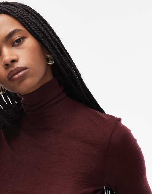 Top burdeos semitransparente con cuello alzado de punto de lana de merino de ARKET, 3 de 4