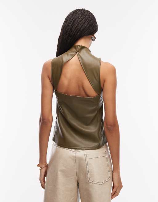Top caqui con cuello alto de poliuretano de ASOS DESIGN, 2 de 4
