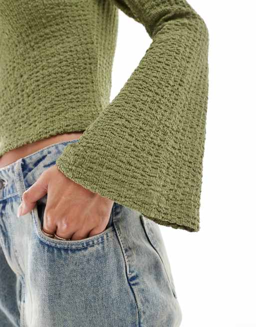 Top caqui con espalda descubierta y mangas ángel de tejido texturizado de ASOS DESIGN, 2 de 4