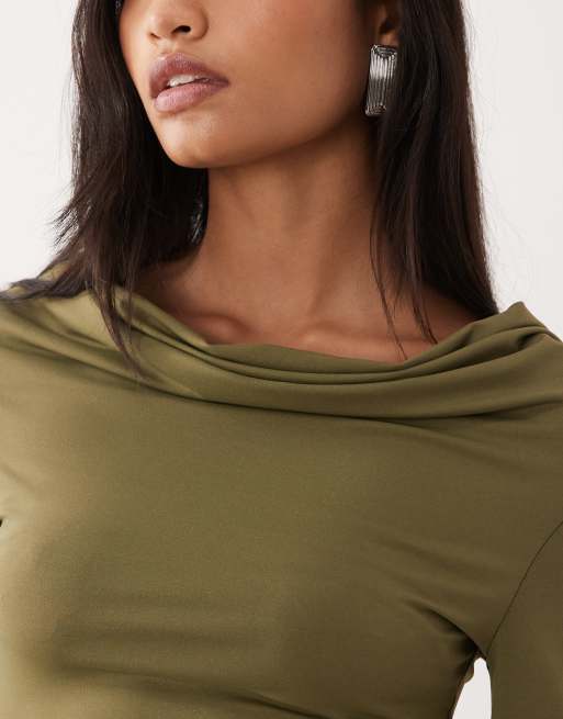 Top caqui de manga larga con cuello desbocado y detalle retorcido de ASOS DESIGN (parte de un conjunto), 3 de 4