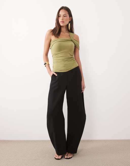 Top caqui fruncido con hombro retorcido de poliamida de ASOS DESIGN, 2 de 4