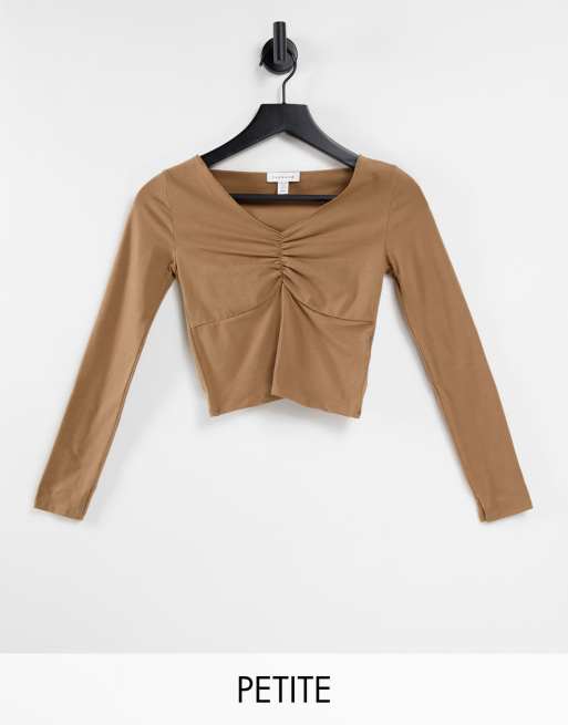 Top color camel fruncido en la parte delantera de manga larga de Topshop Petite