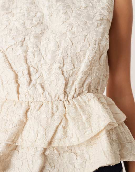 Top color crema abedul sin mangas con patrón de jacquard y sobrefalda de VILA, 3 de 4