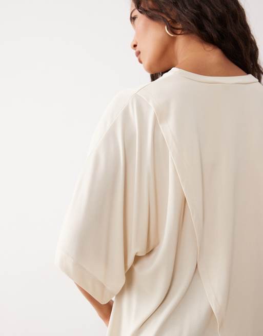 Top color crema con bajo asimétrico drapeado de modal de ASOS DESIGN, 3 de 4