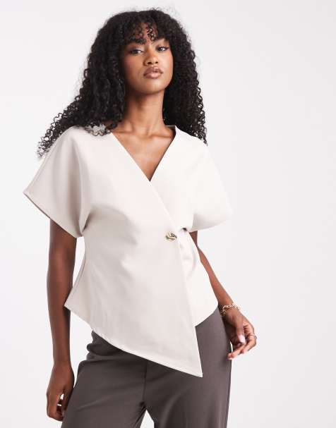 Top color crema con parte delantera cruzada y botones de metal repujados de Vero Moda - view 1
