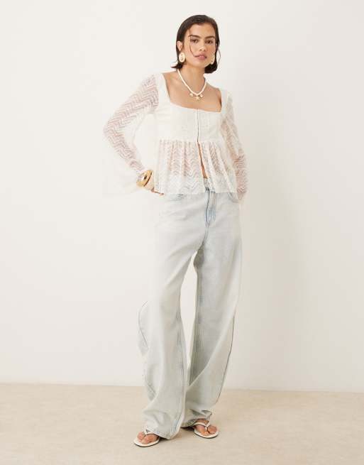 Top color crema con sobrefalda y mangas larga acampanada de ASOS DESIGN, 2 de 4