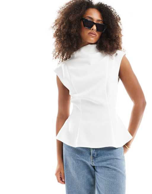 Top color crema de manga corta con sobrefalda en la cintura de ASOS DESIGN