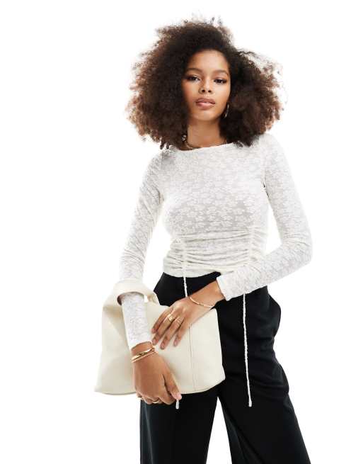 Top color crema de manga larga con detalles fruncidos de encaje de Vero Moda