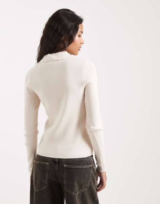 Top color crema estilo polo con botones de punto de New Look, 3 de 4