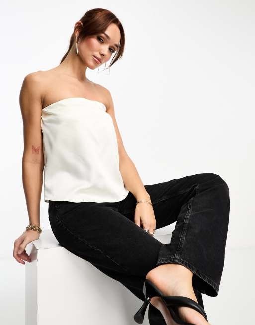 Top color crema palabra de honor de satén de River Island