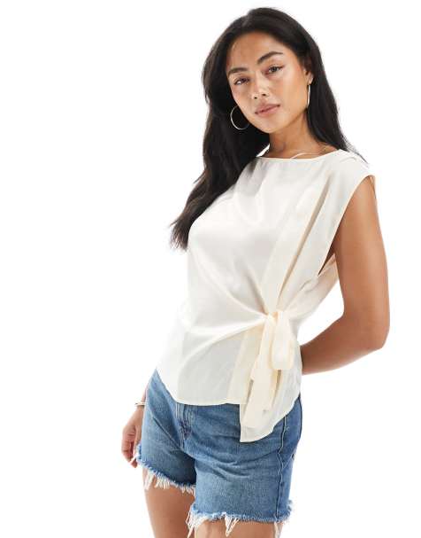Top color crema sin mangas con lazada lateral de satén de ASOS DESIGN - view 1