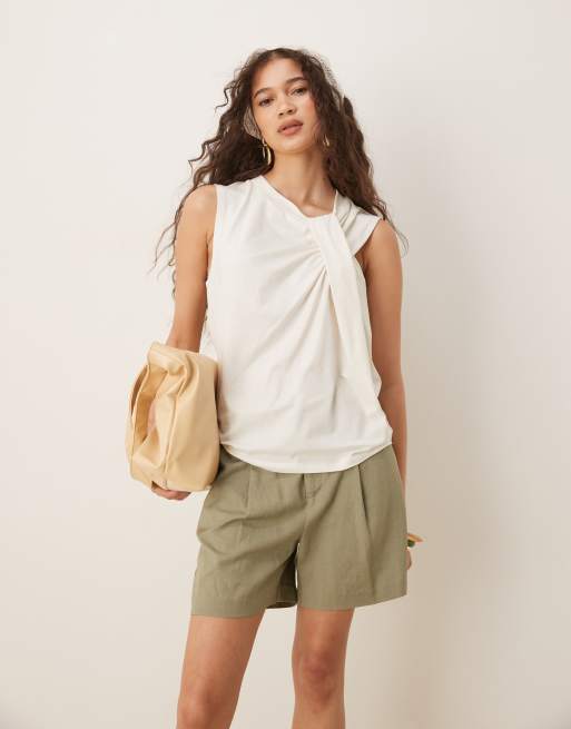 Top color leche de coco sin mangas con detalle retorcido de ASOS DESIGN