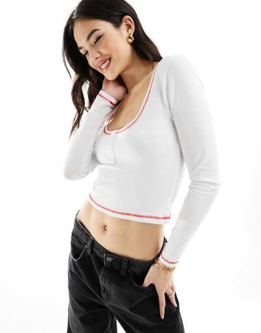 Top color marfil con botones en contraste de ASOS DESIGN