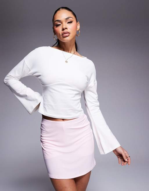 Top color marfil con cuello barco y detalle bajo el pecho de canalé de ASOS DESIGN