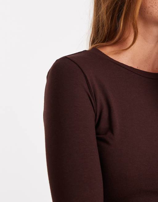 Top color roble oscuro de manga larga con cuello redondo All Day de Cotton On, 3 de 4