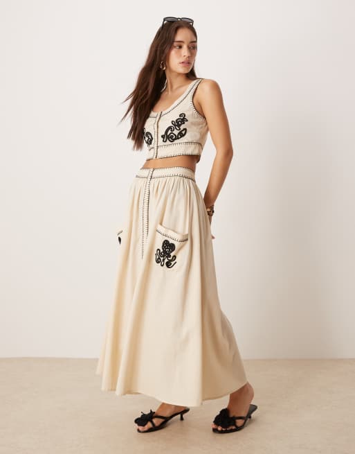 Top con botones en la parte delantera y bordados de ASOS DESIGN (parte de un conjunto)